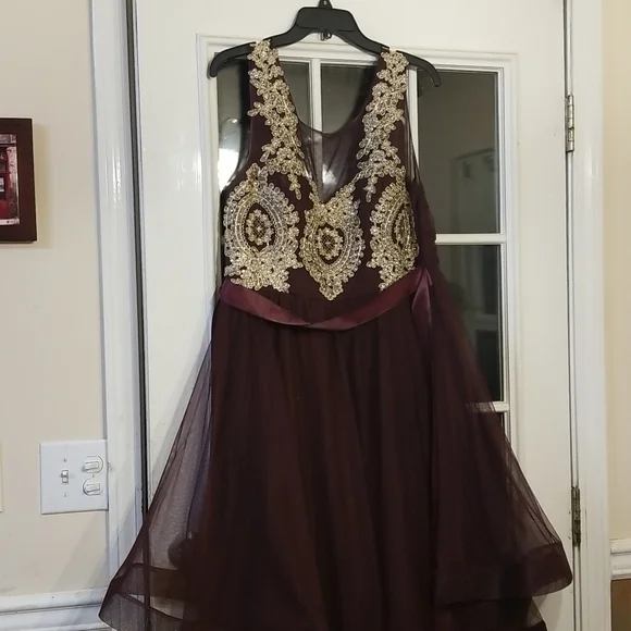 city triangles burgundy dress Burgundy Tulle Flower Girl Dress A-Line Bow Bell Sleeve  Mia Princess